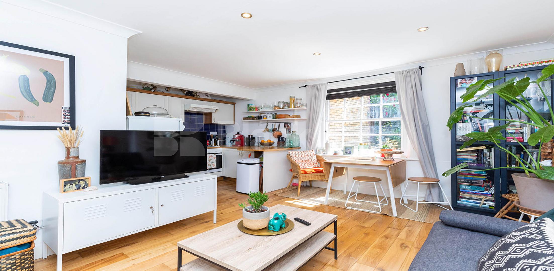 			VIRTUAL TOUR AVAILABLE!, 1 Bedroom, 1 bath, 1 reception Apartment			 Christchurch Road, CROUCH END